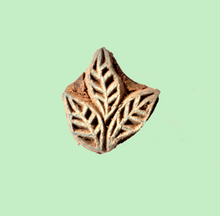 Load image into Gallery viewer, Tiny Leaves:Wooden Block
